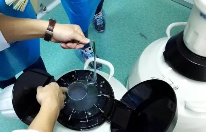 查特液氮罐使用中 查特液氮罐使用中